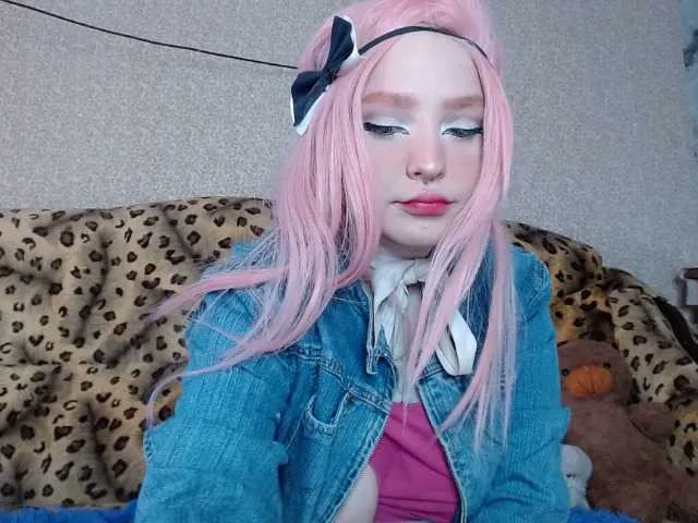 Live sex webcam photo for LittleDelora #241320841