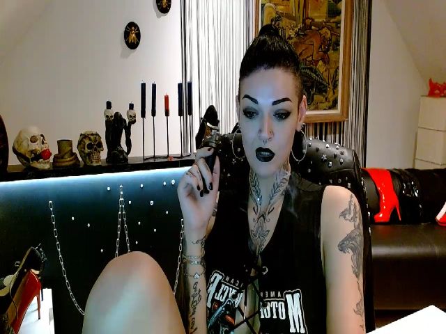 Live sex webcam photo for DaemonInk #255727276