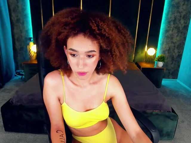 Live sex webcam photo for RaffaelaC #251265640