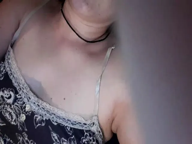 Live sex webcam photo for ChristaRi #254580231