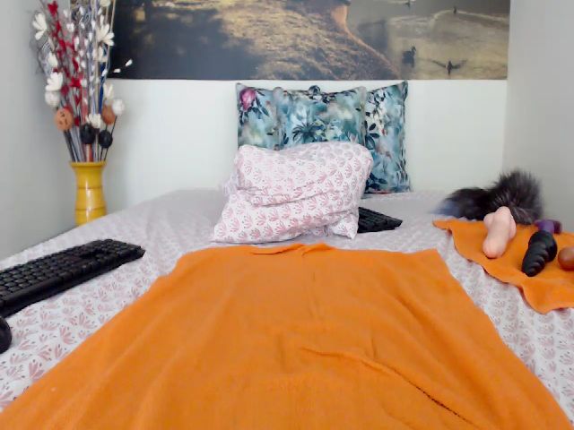 Live sex webcam photo for AikoTailor #287876402