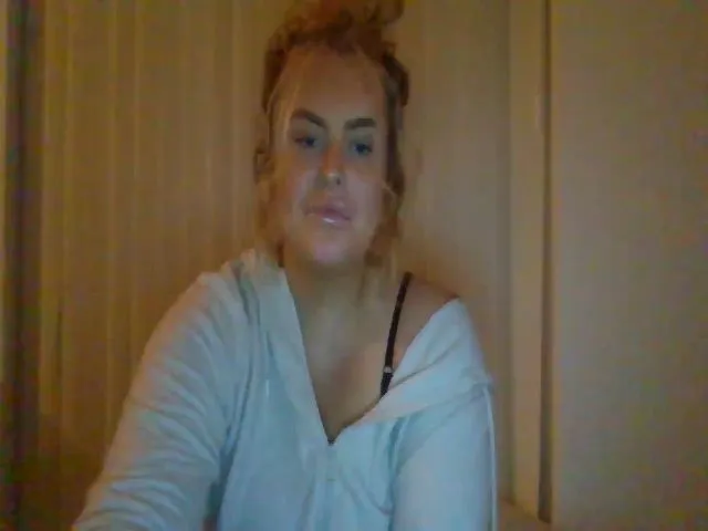 Live sex webcam photo for Hattiexox1 #262836416