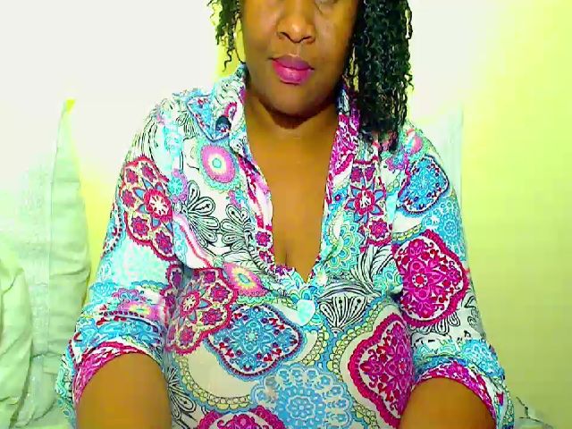 Live sex webcam photo for Hotmelons44 #253470820