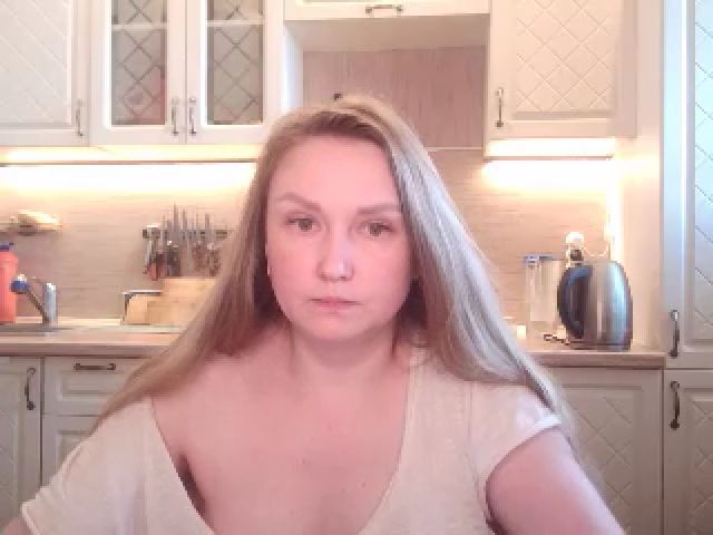 Live sex webcam photo for JaneGrey111 #256735759