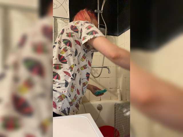 Live sex webcam photo for KiraLiLime #287989917