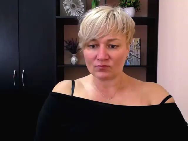 Live sex webcam photo for KailyMey #262103345