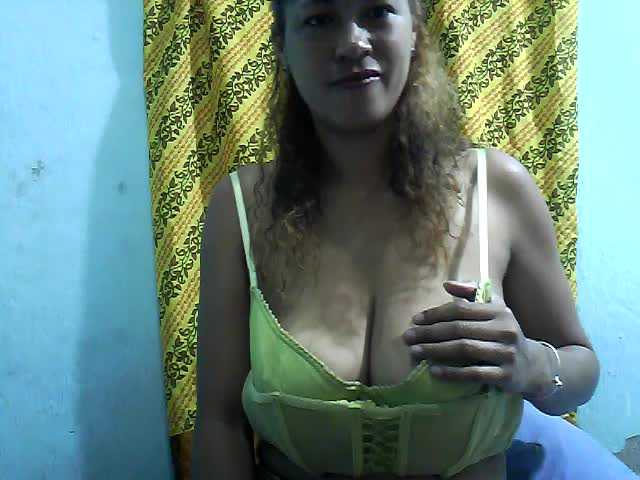 Live sex webcam photo for biglove10 #240896763