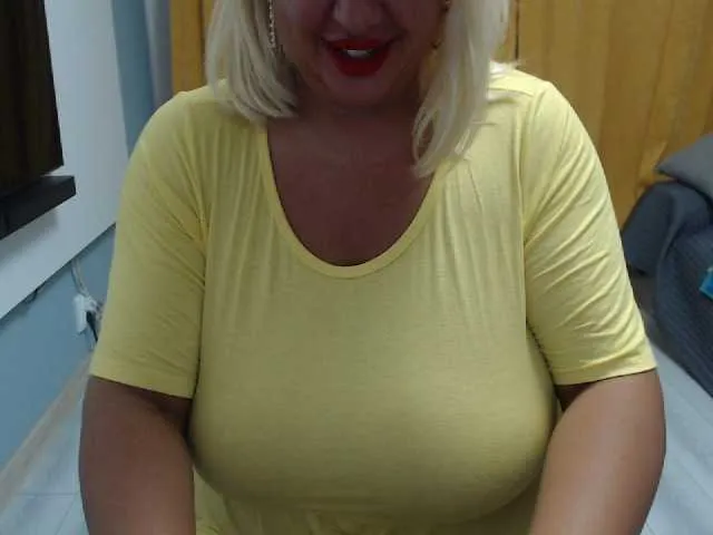 Live sex webcam photo for BigHornyBoobs #262227996