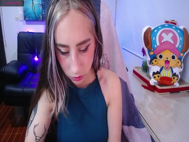 Live sex webcam photo for KloeLavinge #258054045