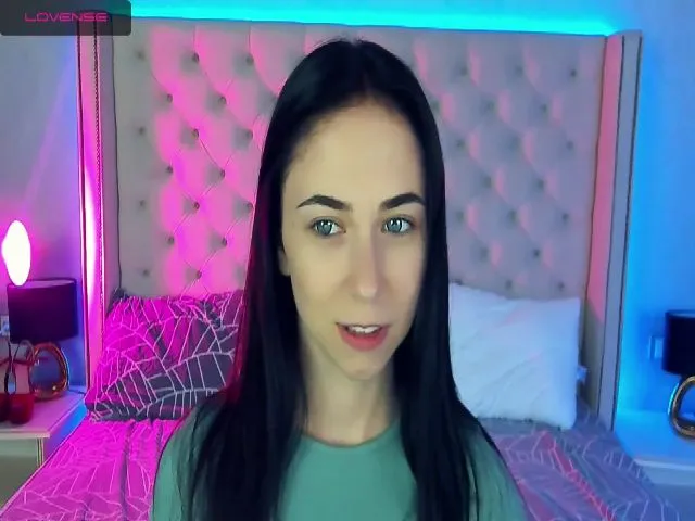 Live sex webcam photo for MilkaBabyDoll #258199121