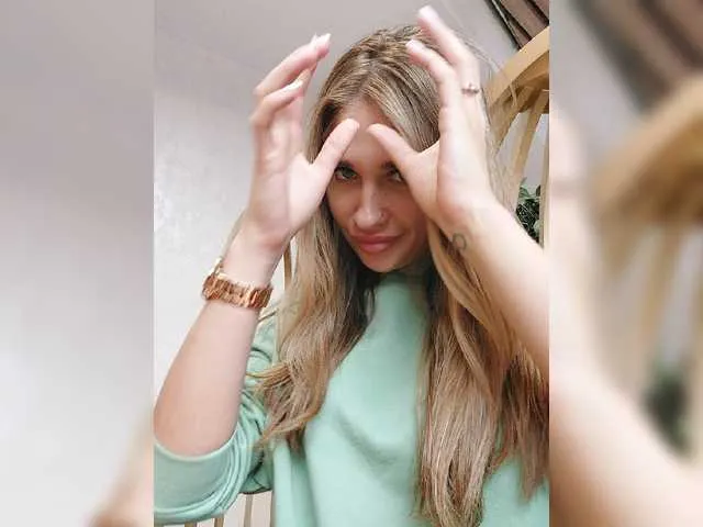 Live sex webcam photo for KettyPretty25 #245885649