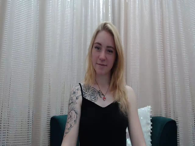 Live sex webcam photo for RedBerryy #259710612