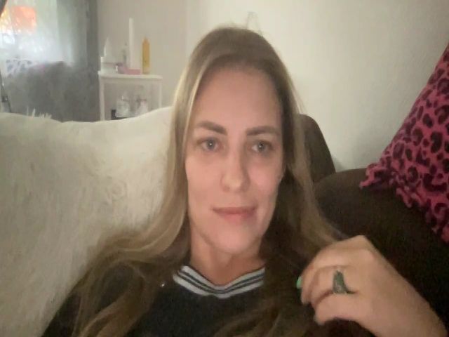 Live sex webcam photo for AnnaDiamond1 #287889166