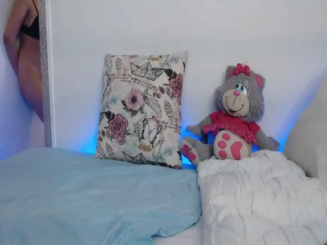 Live sex webcam photo for Dulce_maria_y #254643037