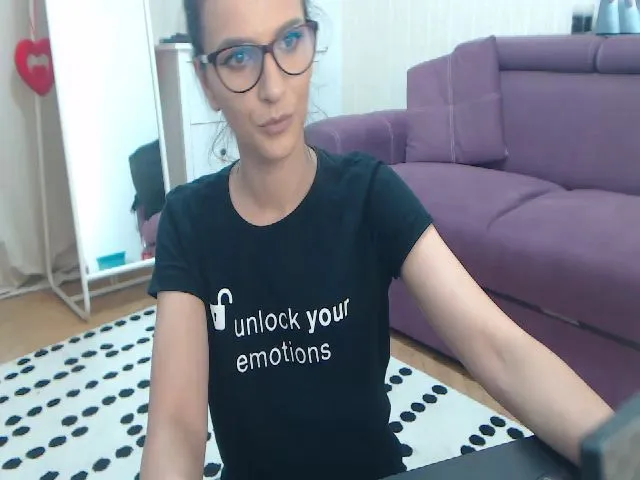 Live sex webcam photo for MiningBee #254295227