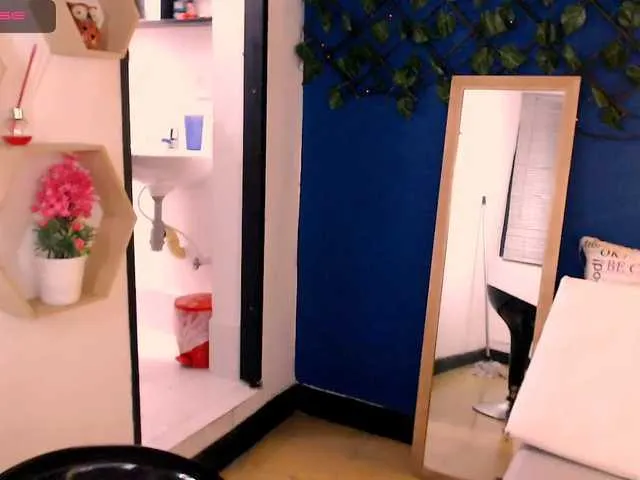 Live sex webcam photo for Luna-bm #241332505