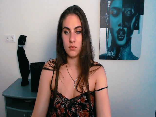 Live sex webcam photo for MollyKiss_ #255044100