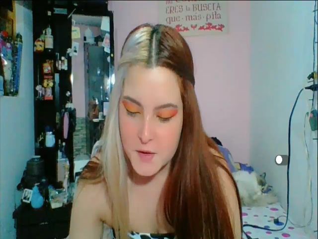 Live sex webcam photo for Amanda_Callum #265304953