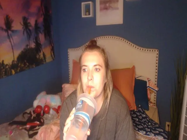 Live sex webcam photo for SnowWhiteXxxx #255771363