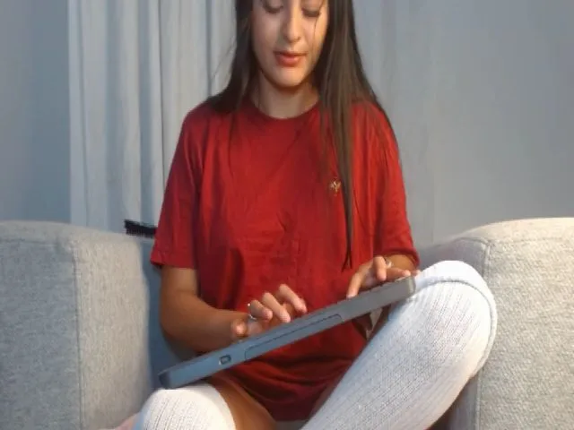 Live sex webcam photo for lina_castillo #254930101