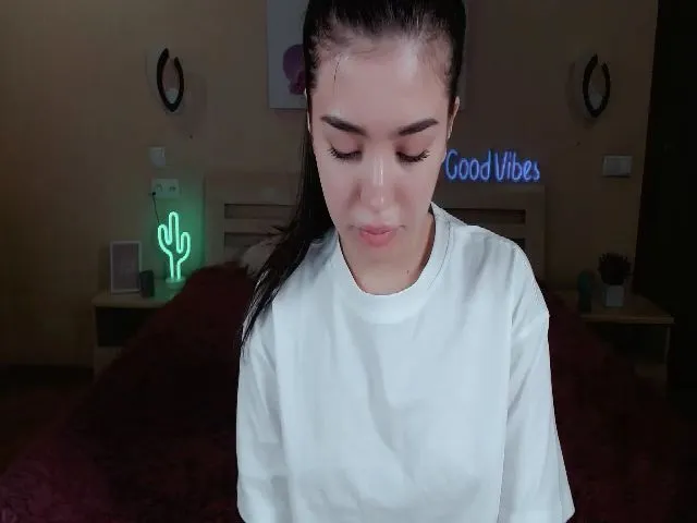 Live sex webcam photo for JessieBree #262613228