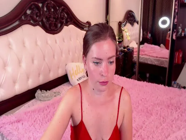 Live sex webcam photo for LizzyMayers #253259418