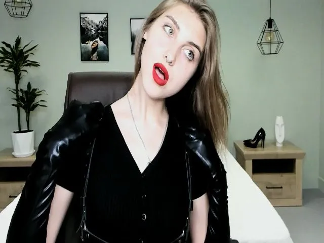 Live sex webcam photo for CassiaBlade #264399853