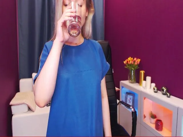 Live sex webcam photo for Kara_Smith #254336531