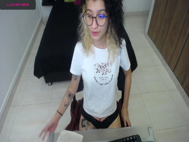 Live sex webcam photo for Myzore #254343204