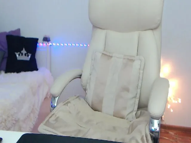 Live sex webcam photo for Katexlove23 #252512275