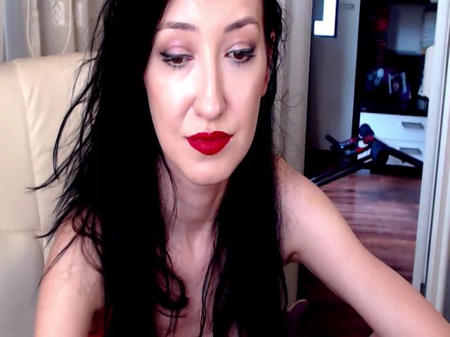 Live sex webcam photo for MistressNadia #261292187