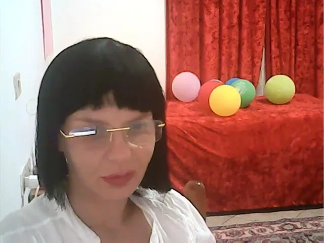 Live sex webcam photo for araartist #255464052