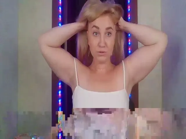 Live sex webcam photo for Ollydoll1 #262373596