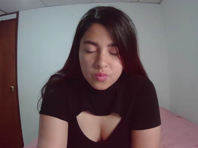 Live sex webcam photo for Tamaraxxl #254003479