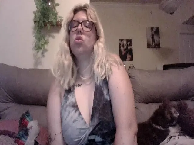 Live sex webcam photo for cozychristine #262436386