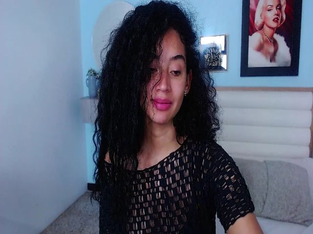 Live sex webcam photo for Jade_lee88 #260654171