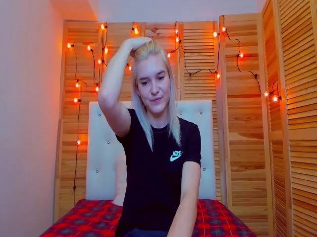 Live sex webcam photo for MarliTes #252375231