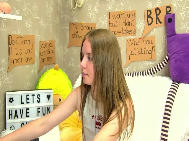 Live sex webcam photo for CaNaDaDi #253500622