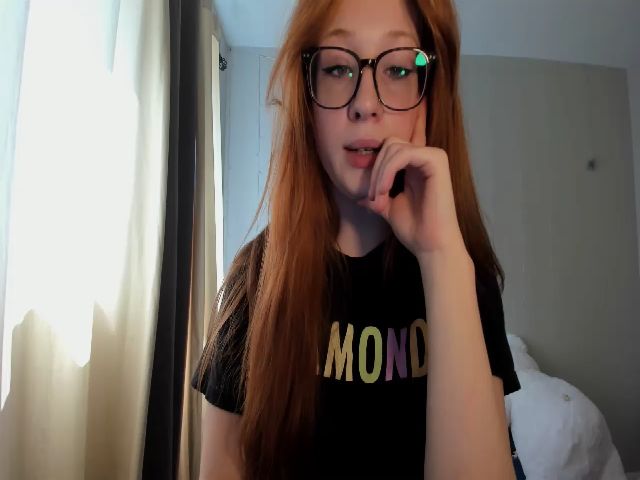 Live sex webcam photo for Haileystormxo #253162120