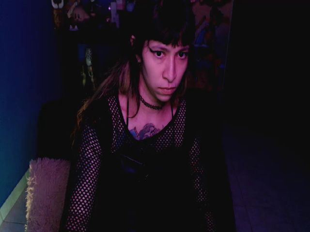 Live sex webcam photo for umaru_michae #254072891