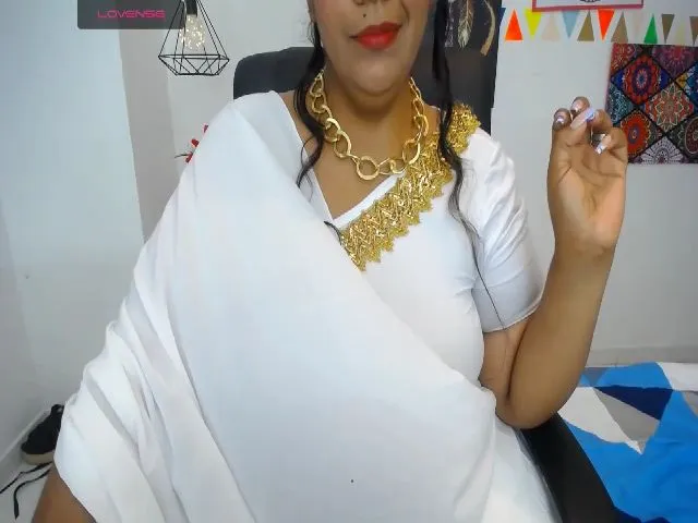 Live sex webcam photo for IndianMama #259364809