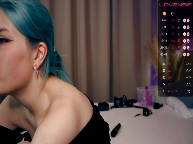 Live sex webcam photo for Purple_Foxy #252356612