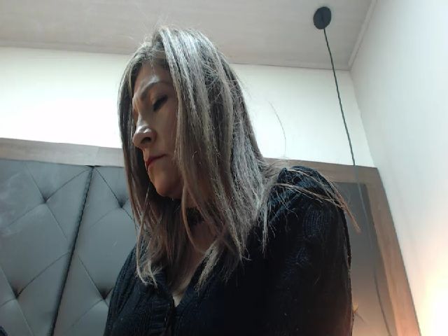 Live sex webcam photo for AnaSaenz #265217934