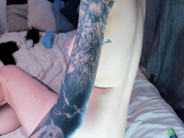 Live sex webcam photo for LiluKayden #252773730