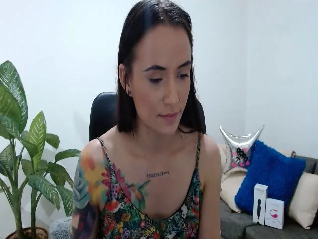 Live sex webcam photo for Avaa22_ #257861630