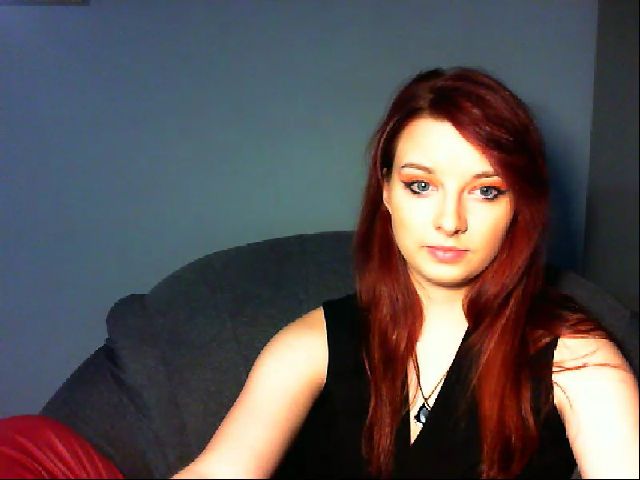 Live sex webcam photo for VirginLuna18 #264299320