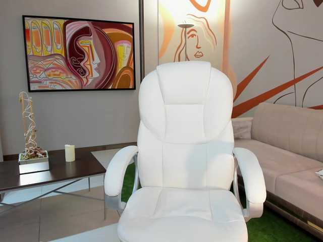 Live sex webcam photo for KendallRise #241013402