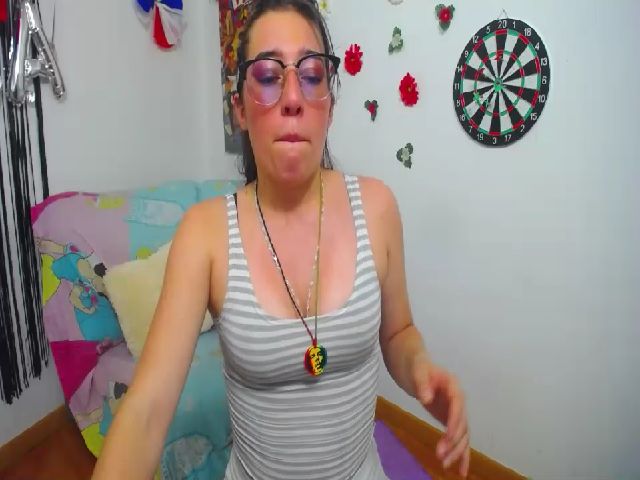 Live sex webcam photo for Melanie12_ #254898434