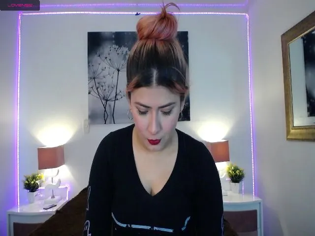 Live sex webcam photo for NicolSaenz #265540571