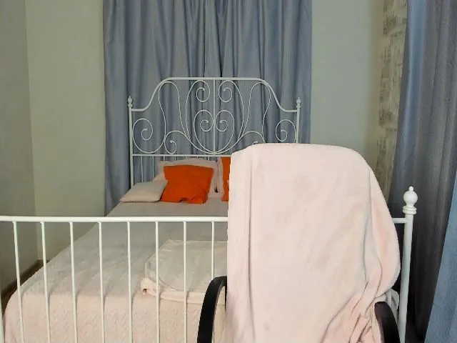 Live sex webcam photo for A11yson #260243330